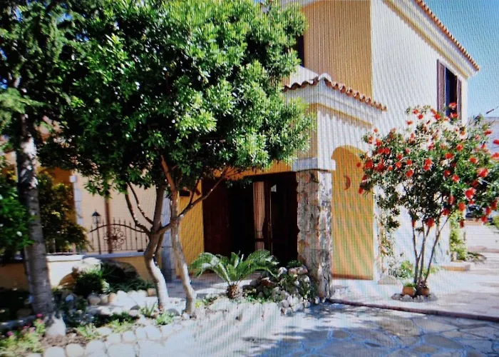 Nyaraló Marisol Agrustos *