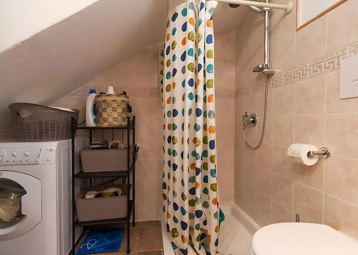 Marisol Agrustos Nyaraló