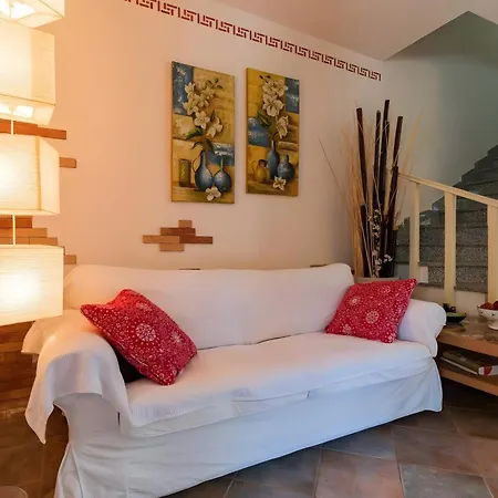 Marisol Agrustos Budoni