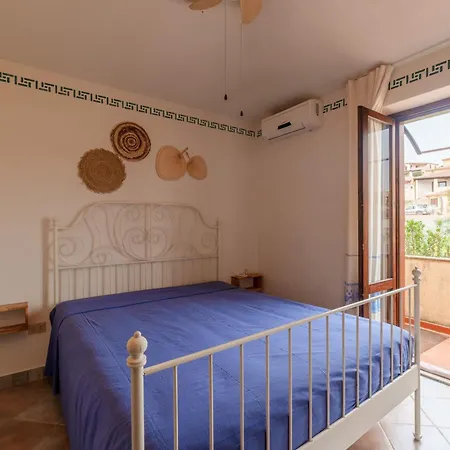 Marisol Agrustos Tatil Evi